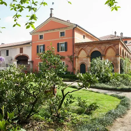 Cascina Farisengo Kır Evi